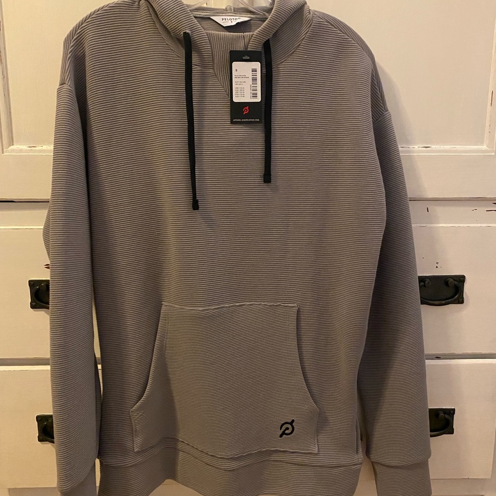 Peloton pullover